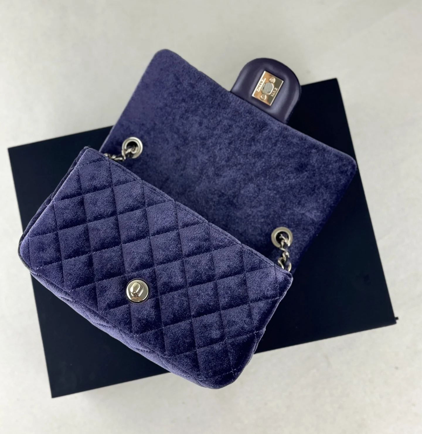 CHANEL Shoulder Bags Purple-Gold F5010061702 - Image 6