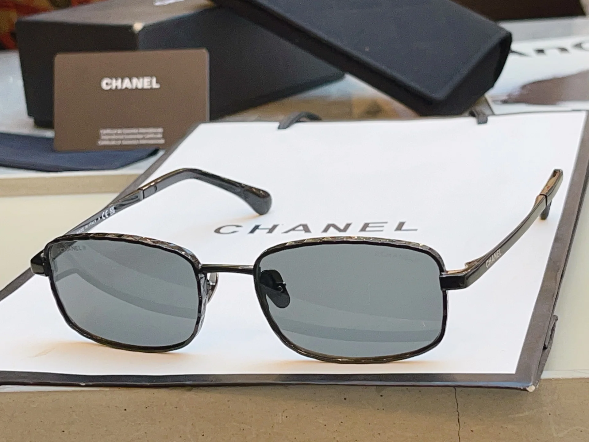 CHANEL Sunglasses A2510072580 - Image 2