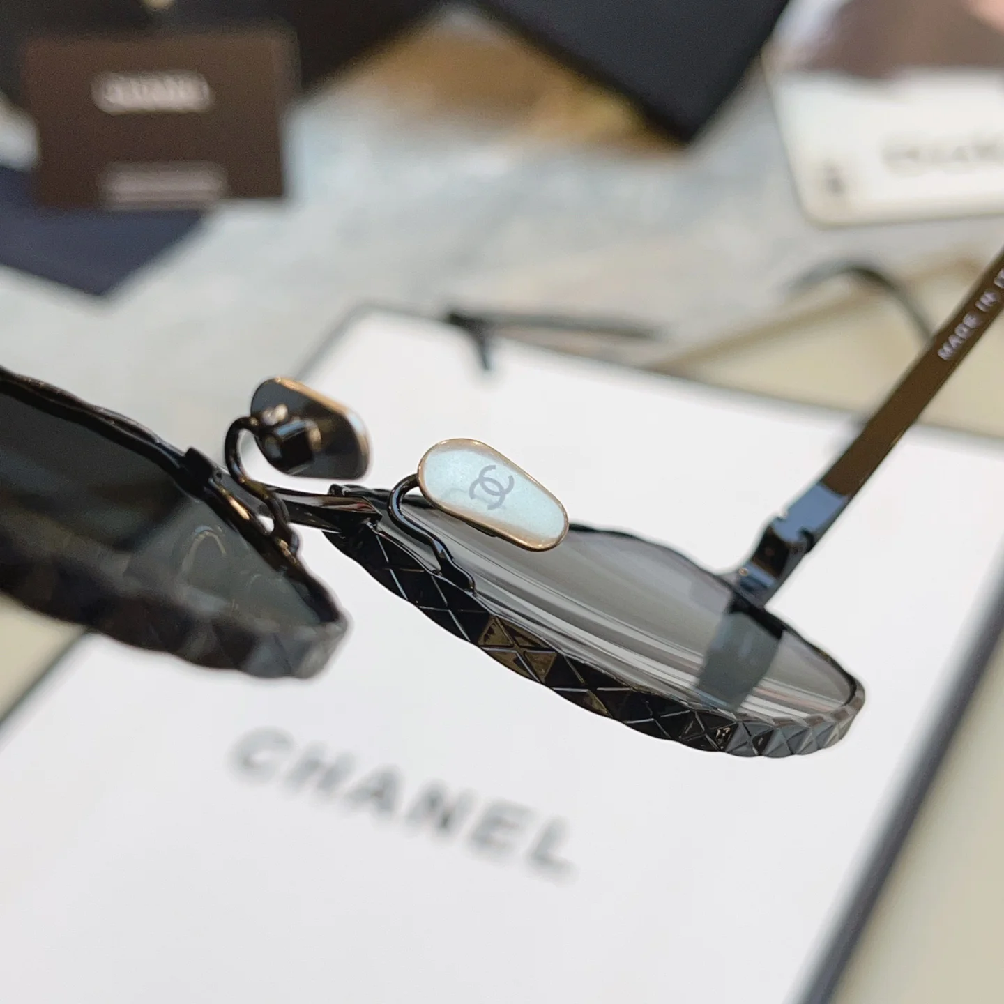 CHANEL Sunglasses A2510072580 - Image 5