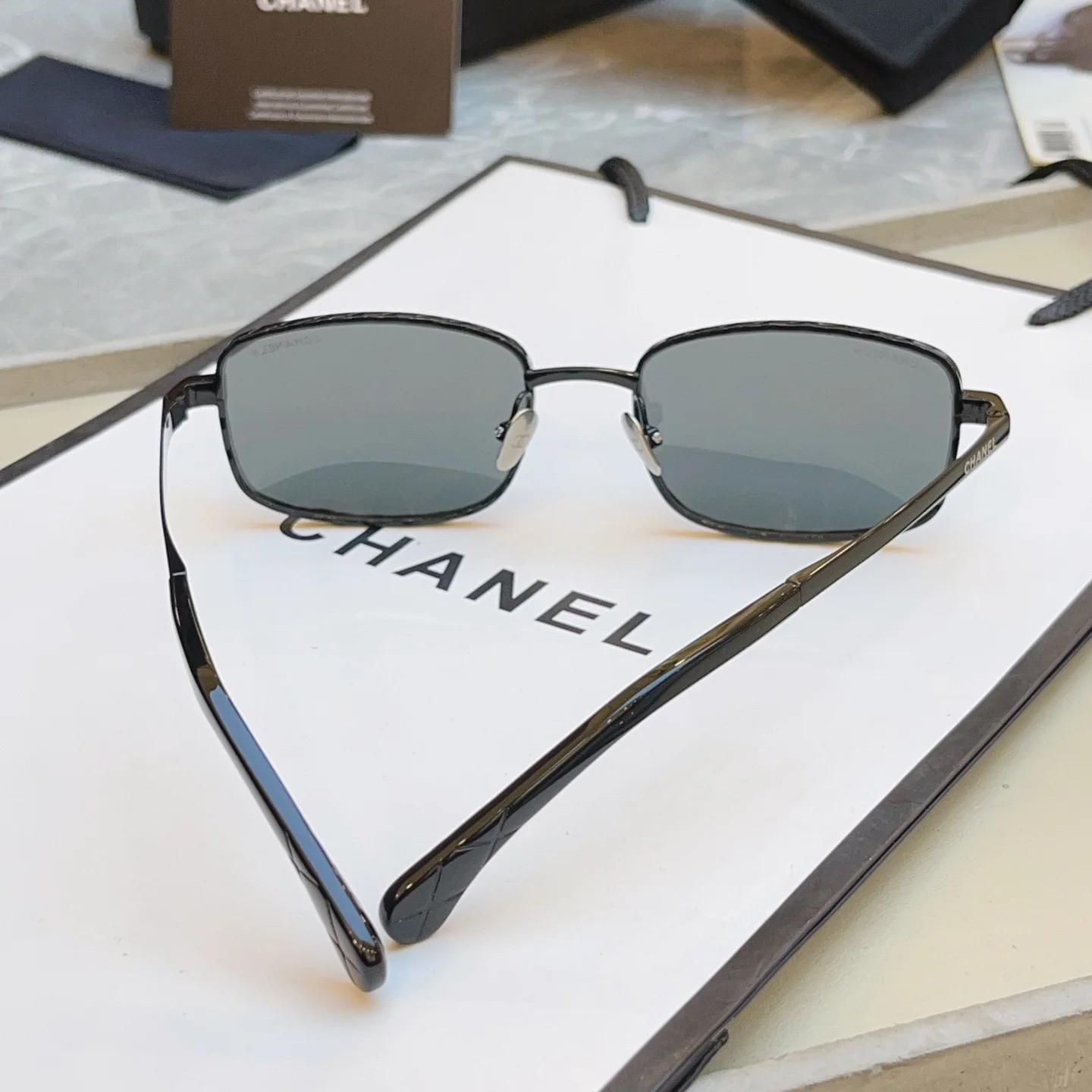 CHANEL Sunglasses A2510072580 - Image 7