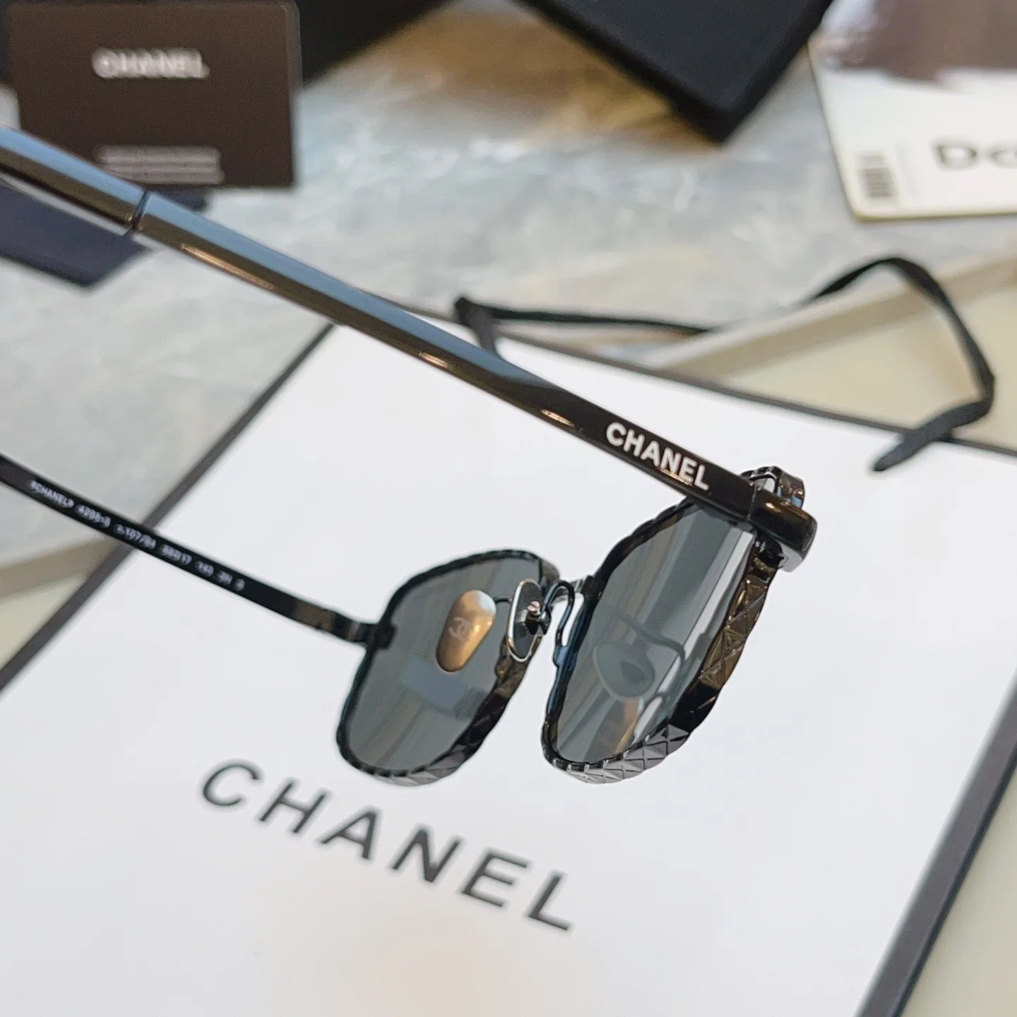 CHANEL Sunglasses A2510072580 - Image 9