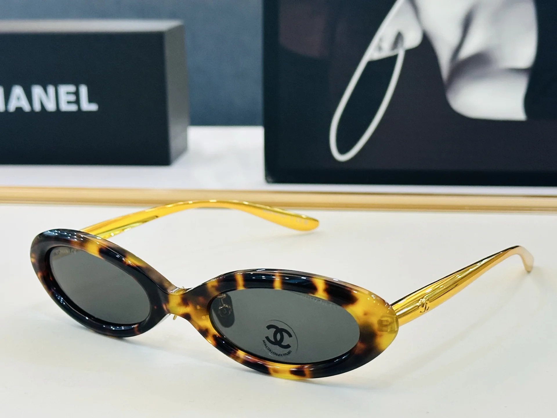 CHANEL Sunglasses A3510071804 - Image 3