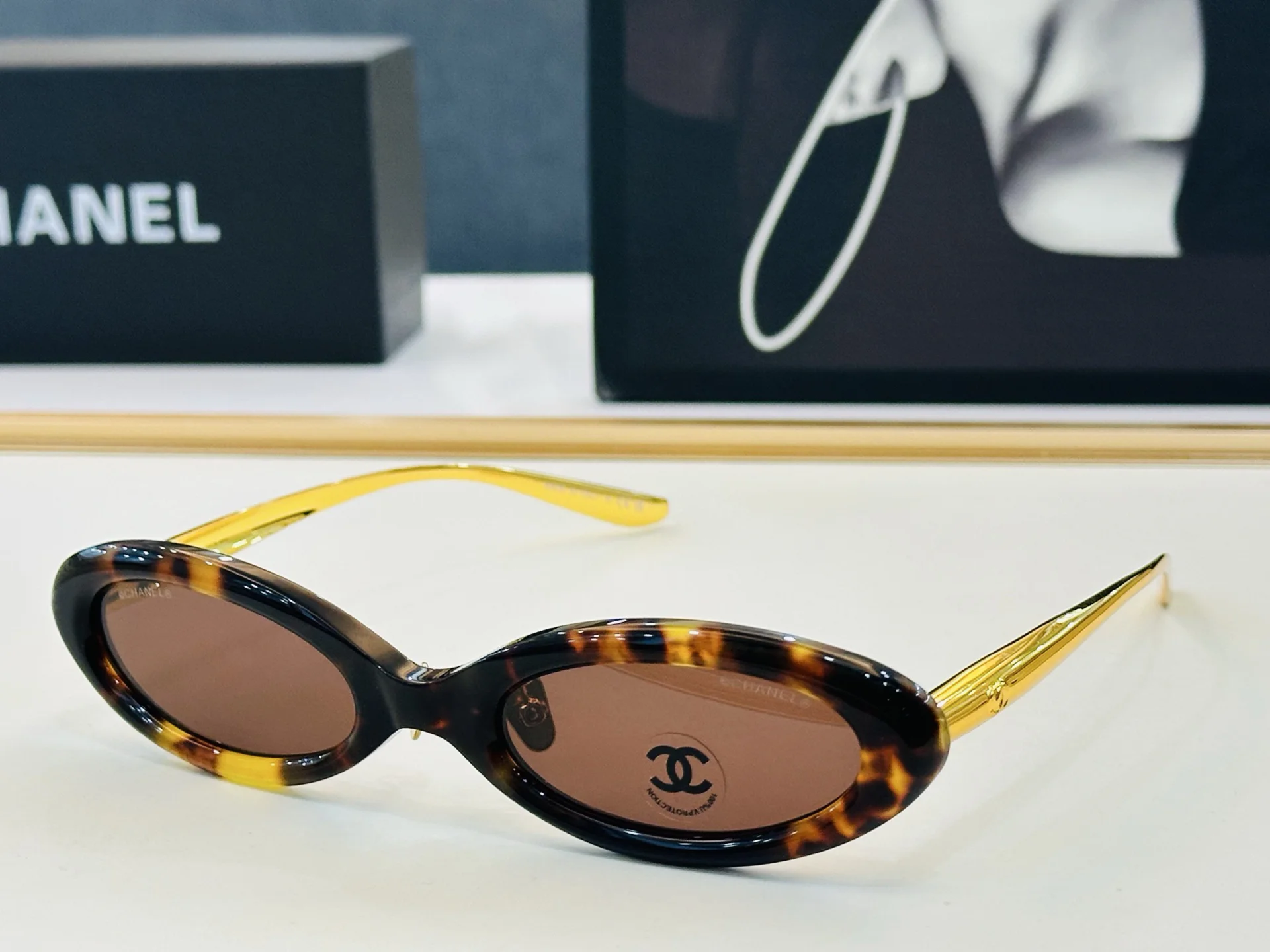 CHANEL Sunglasses A3510071804 - Image 5