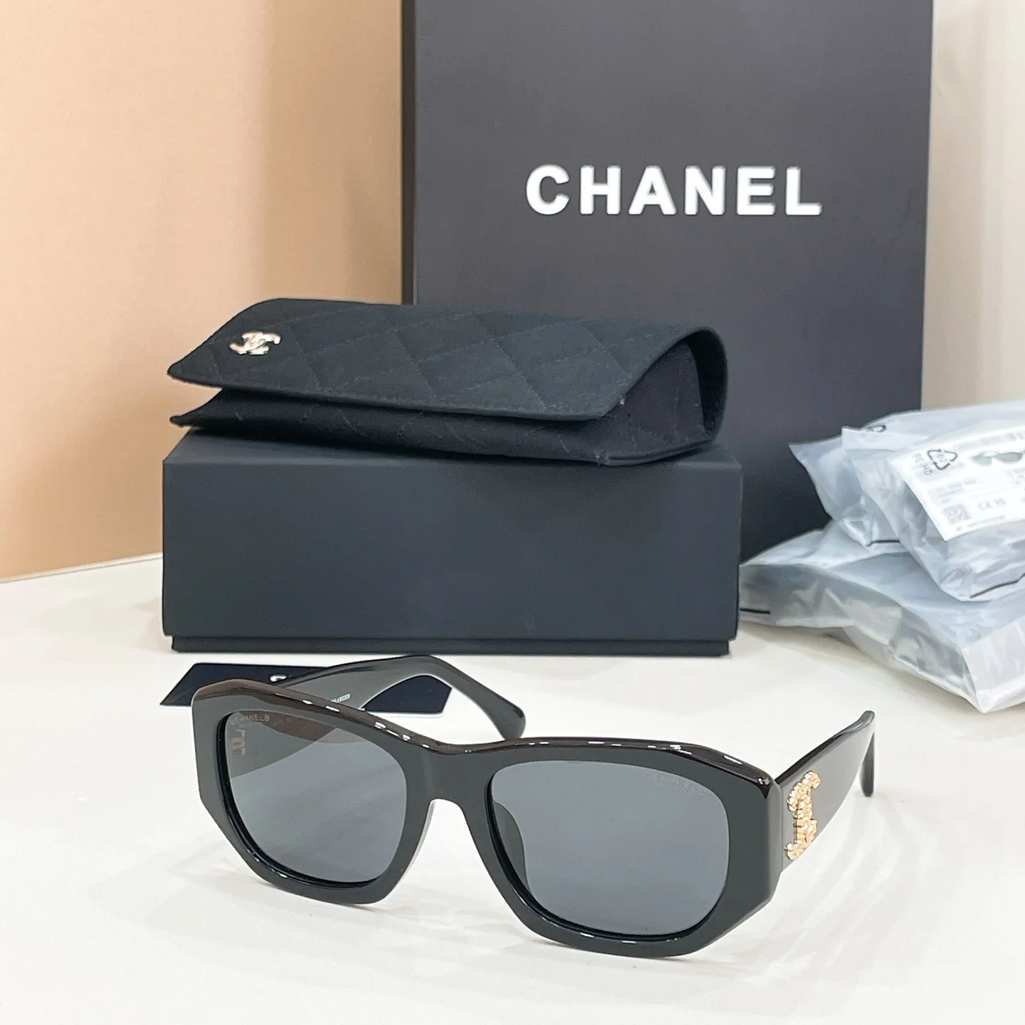 CHANEL Sunglasses A3510071852 - Image 2