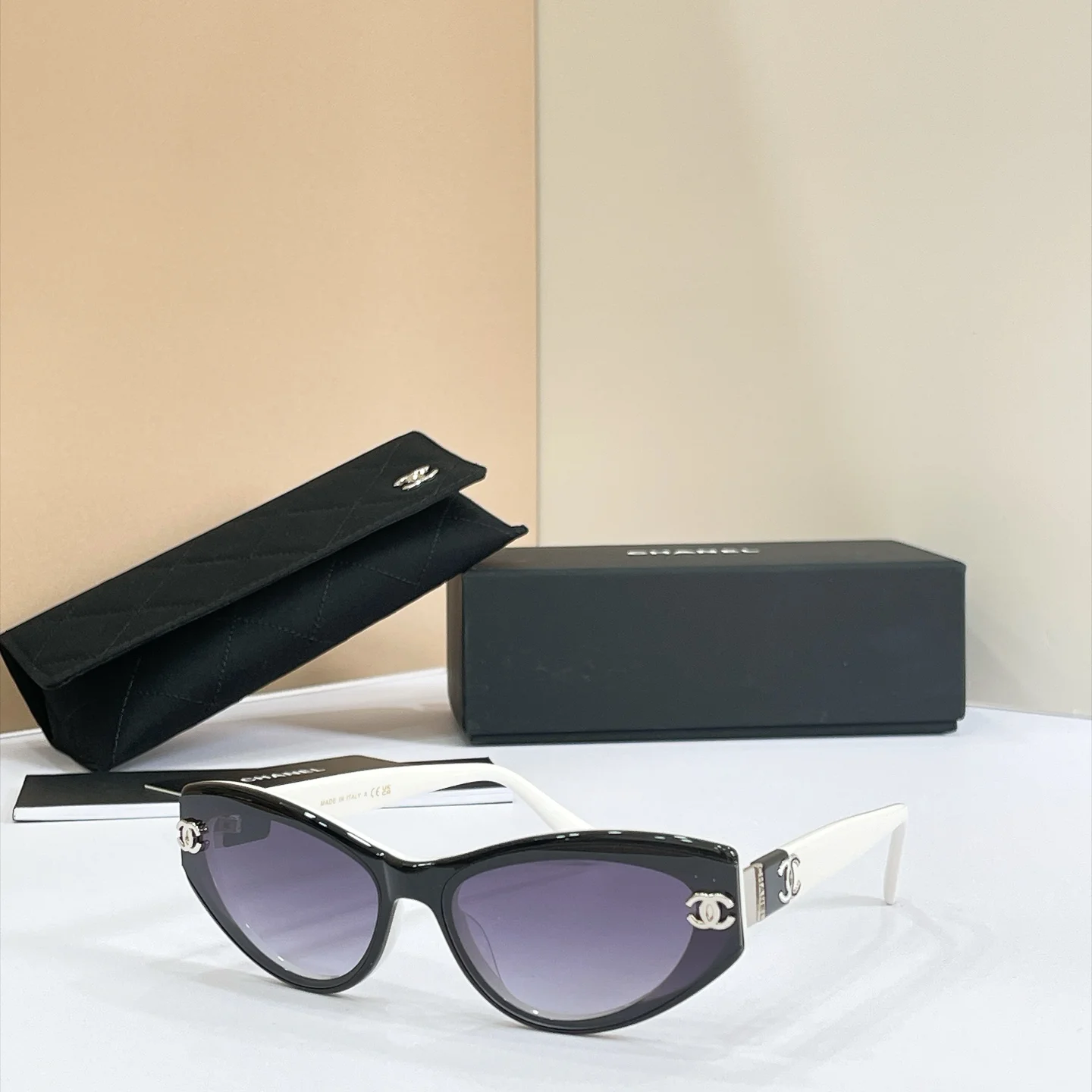 CHANEL Sunglasses A3510073228 - Image 3