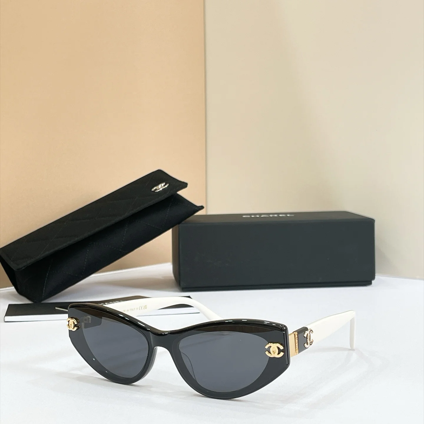 CHANEL Sunglasses A3510073228 - Image 6