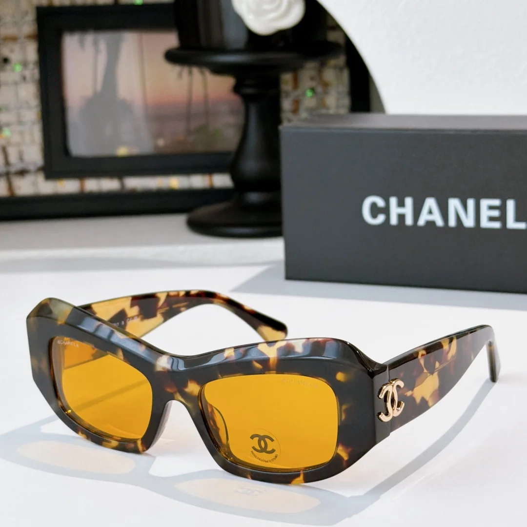 CHANEL Sunglasses A3510073634 - Image 2