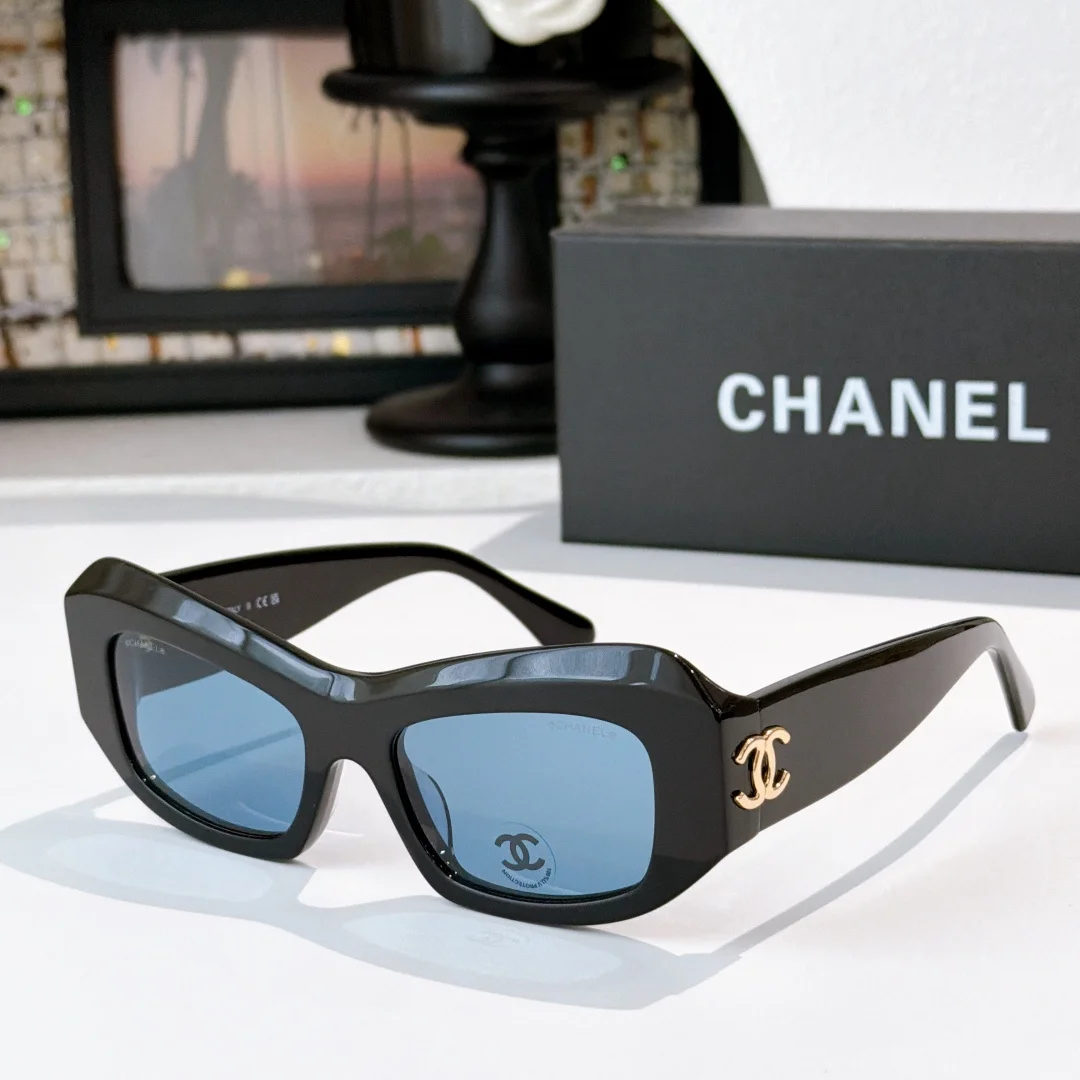 CHANEL Sunglasses A3510073634 - Image 3