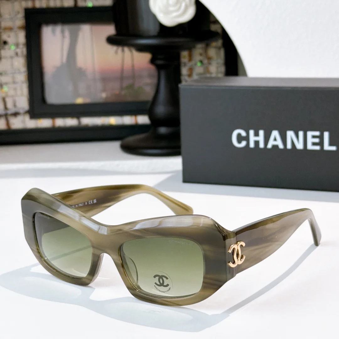 CHANEL Sunglasses A3510073634 - Image 4