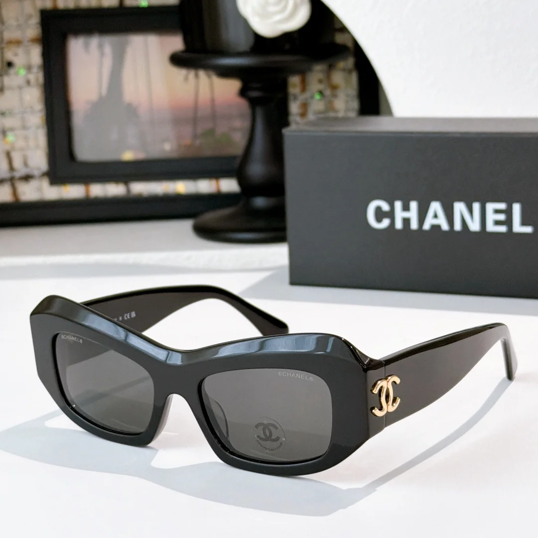 CHANEL Sunglasses A3510073634 - Image 5
