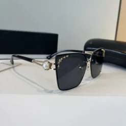 CHANEL Sunglasses H010073683