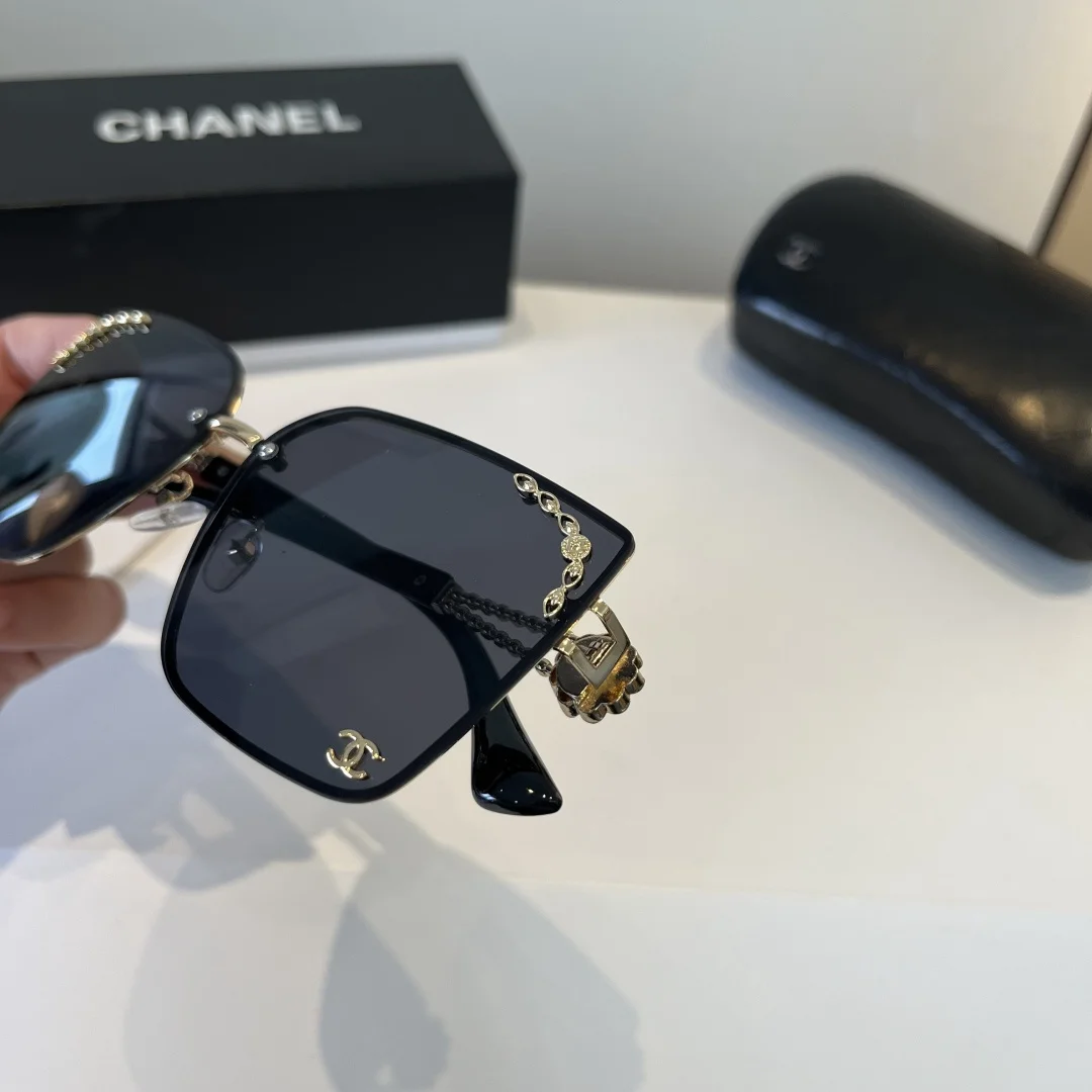 CHANEL Sunglasses H010073683 - Image 3