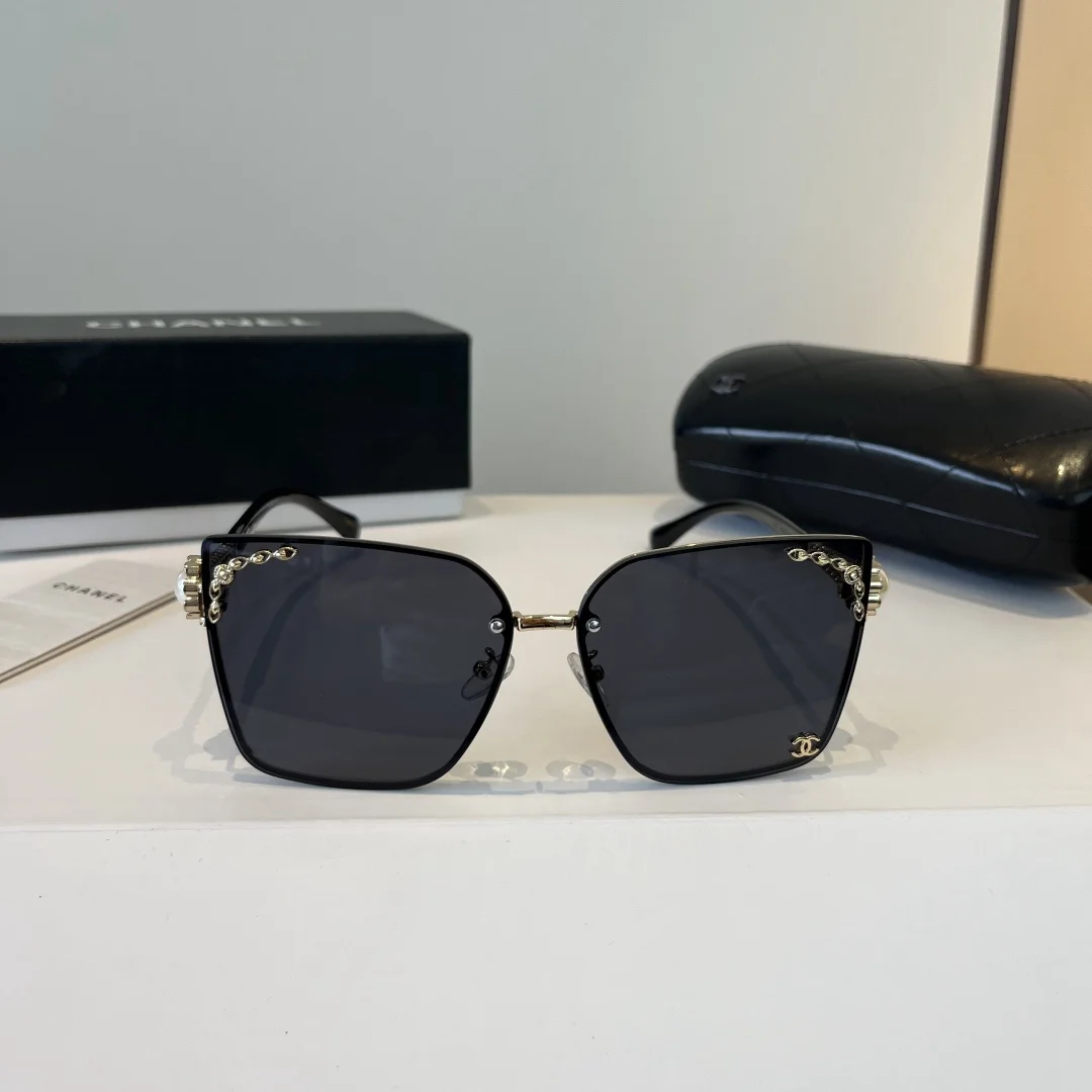 CHANEL Sunglasses H010073683 - Image 4