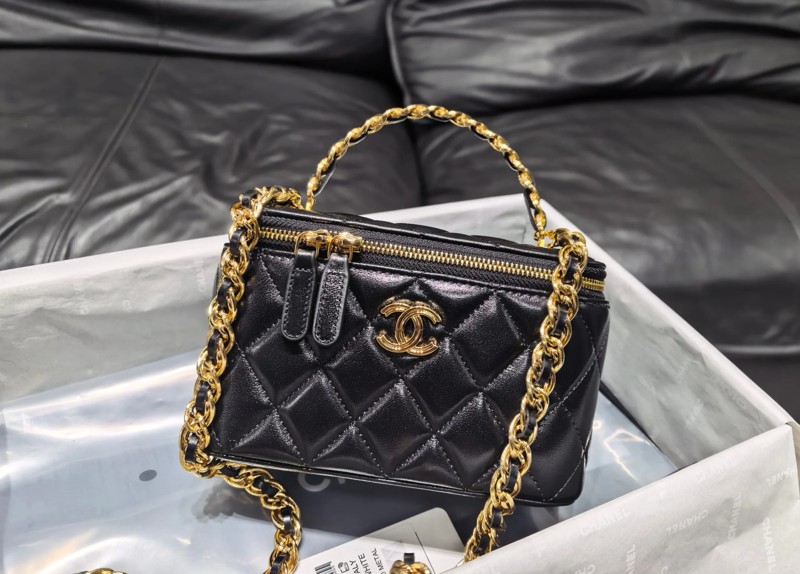 CHANEL Top Handle Bags Black-Gold 17X9.5X8CM F0010062268