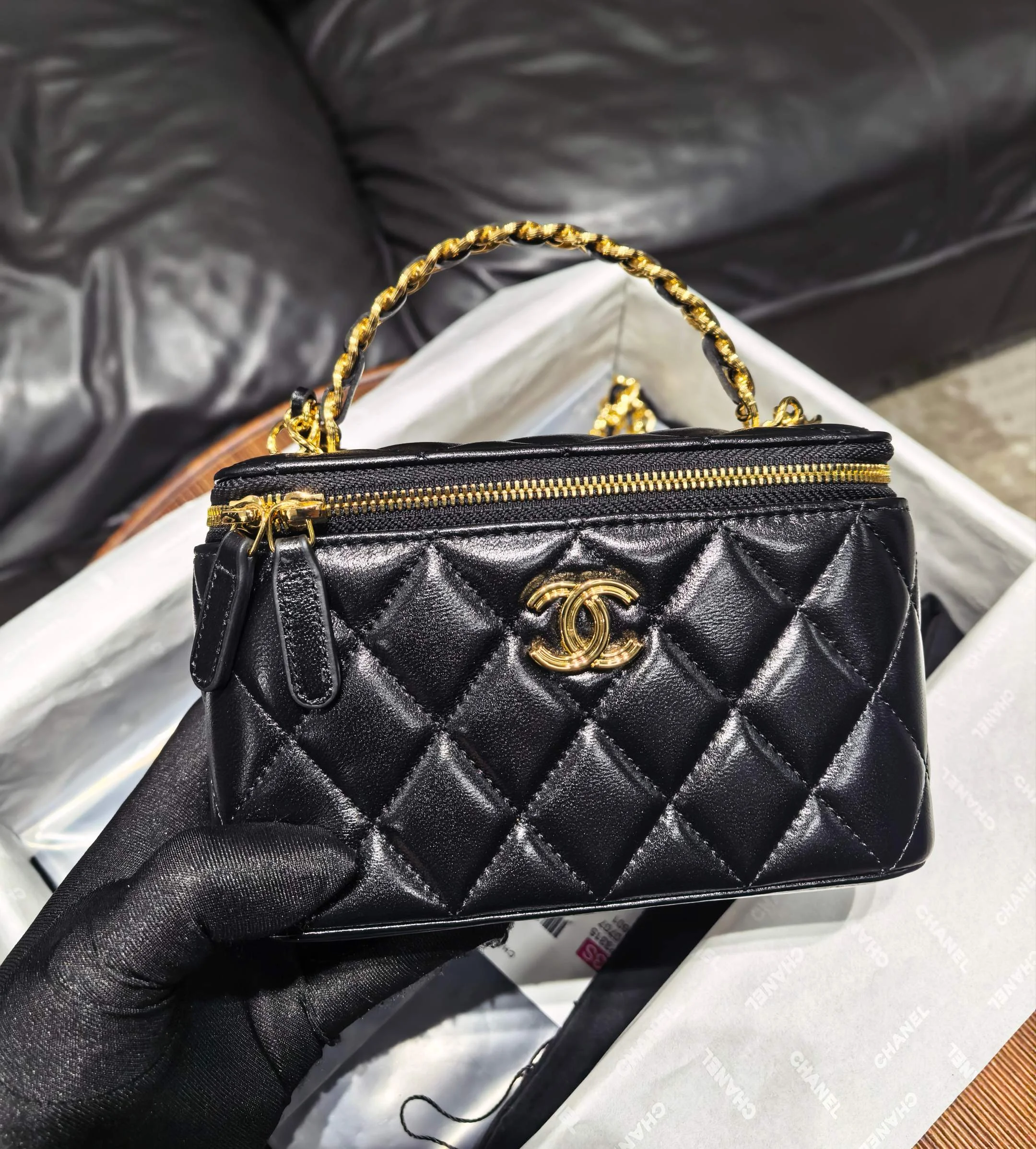 CHANEL Top Handle Bags Black-Gold 17X9.5X8CM F0010062268 - Image 3