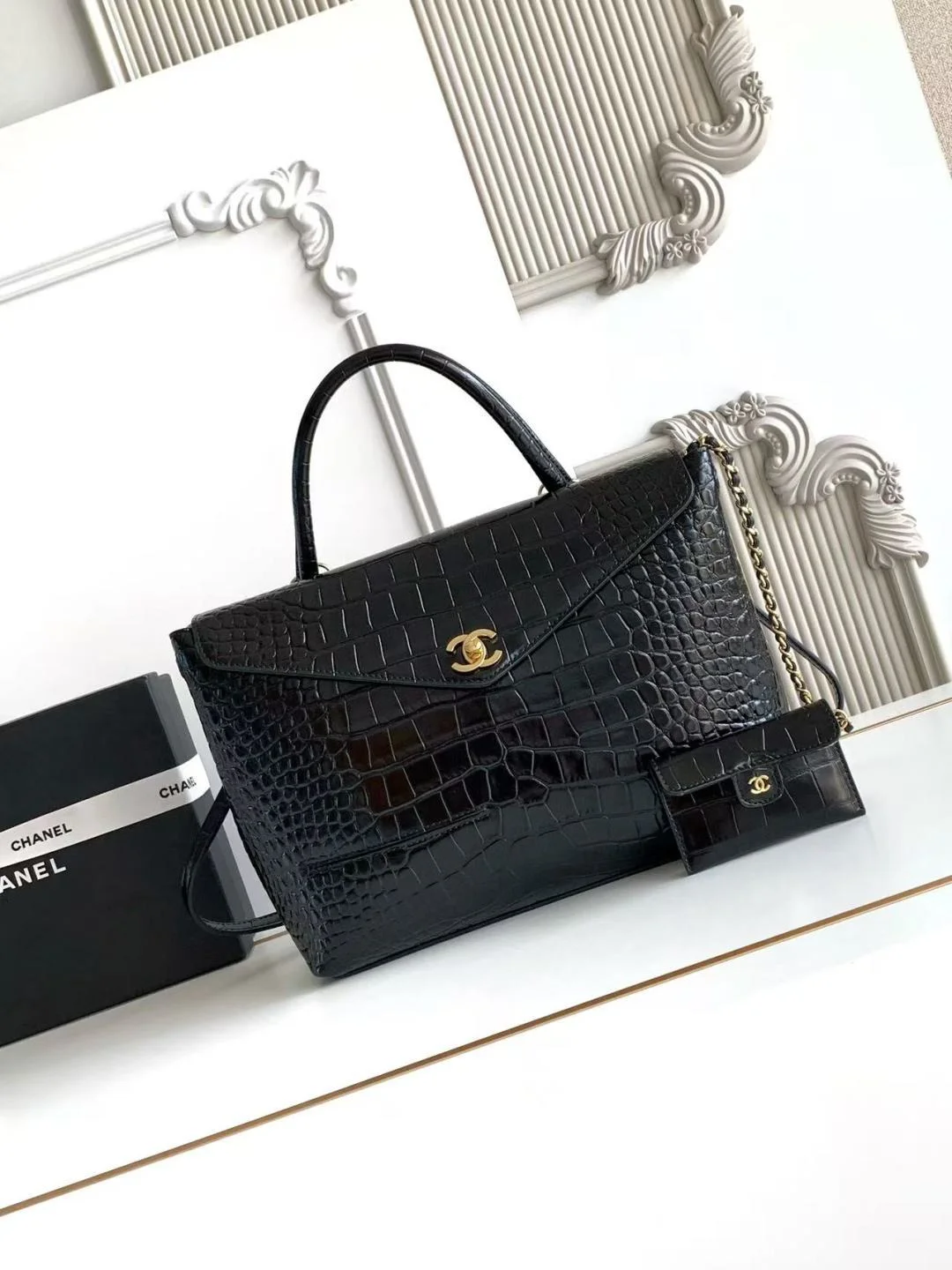 CHANEL Top Handle Bags Black-Gold 24X31X9CM I5010063461 - Image 3