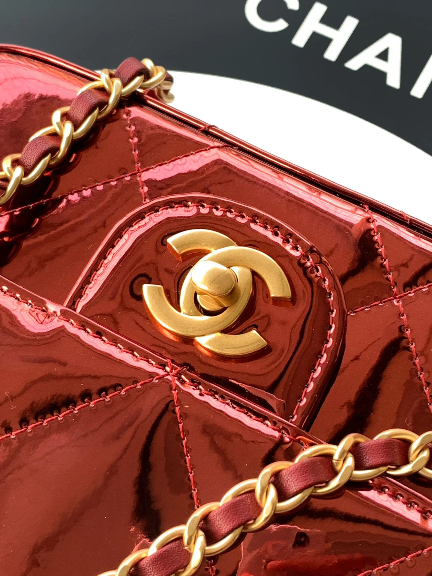 CHANEL Top Handle Bags Patent Leather Red-Gold 18X4.5X13CM G0010061898 - Image 6