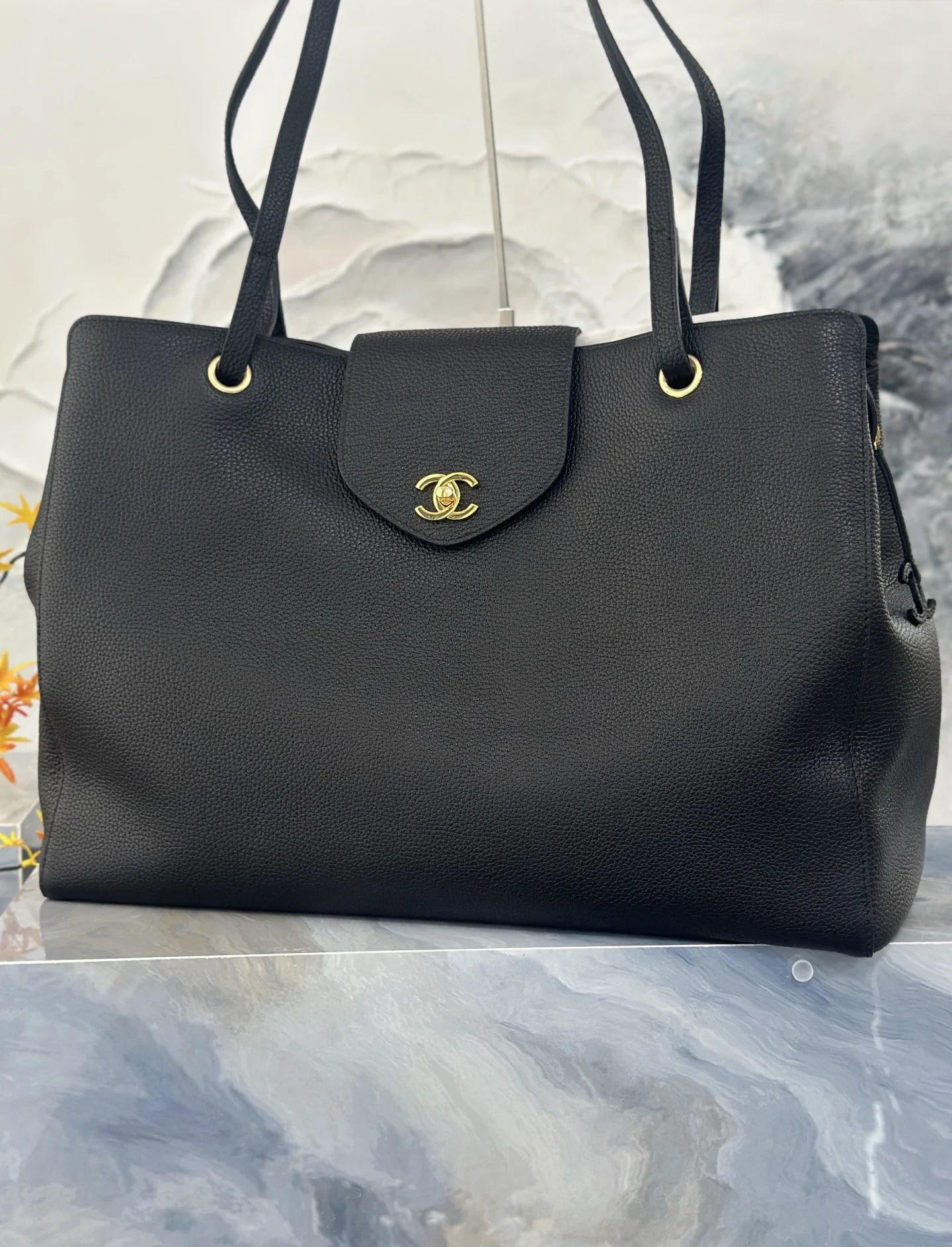 CHANEL Totes Bags Pebbled Leather Black-Gold 36X46X20CM A05010063136