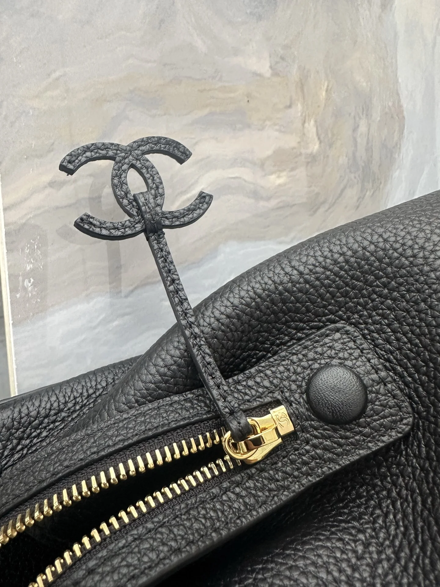 CHANEL Totes Bags Pebbled Leather Black-Gold 36X46X20CM A05010063136 - Image 2