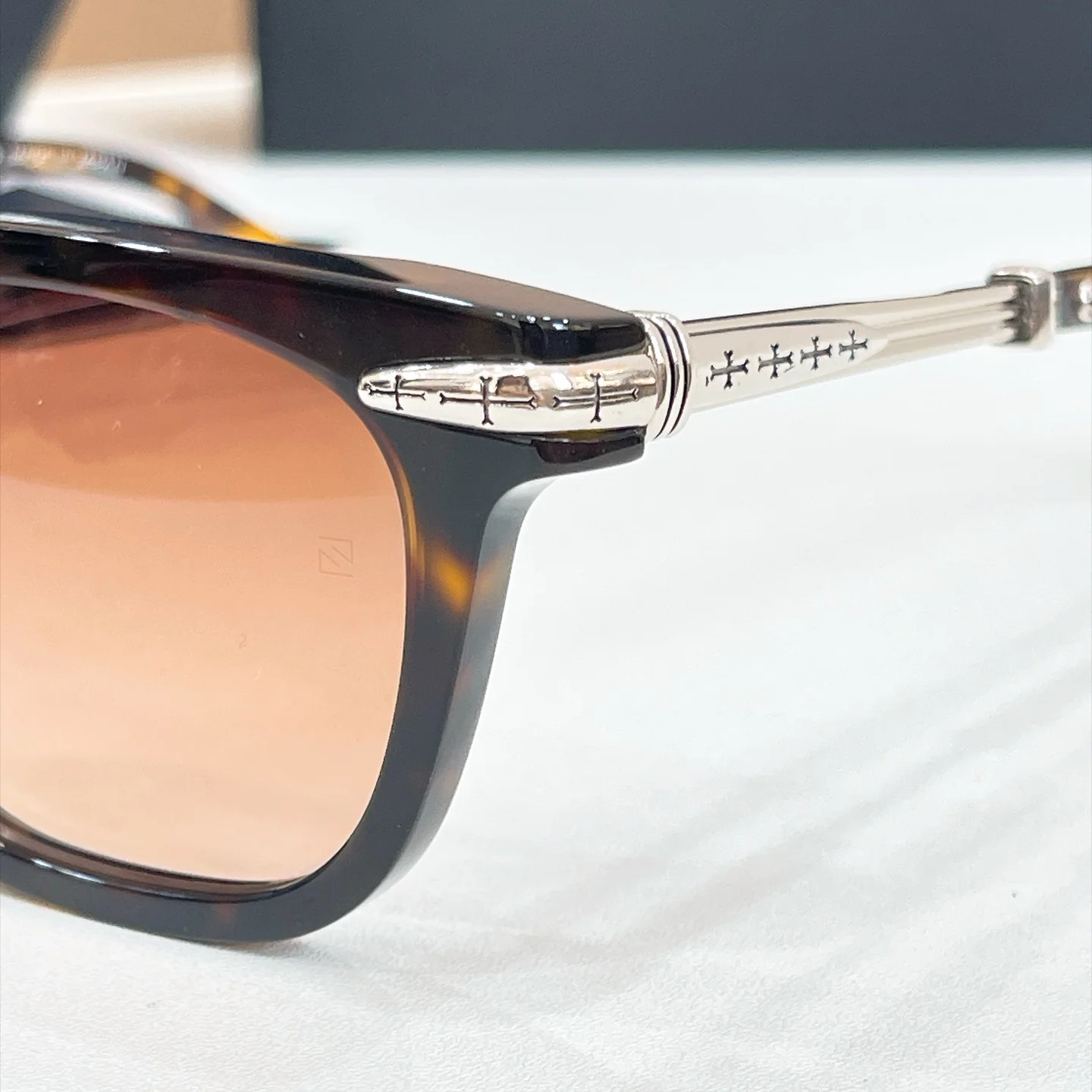 CHROME HEARTS Sunglasses Titanium A8510071032 - Image 9