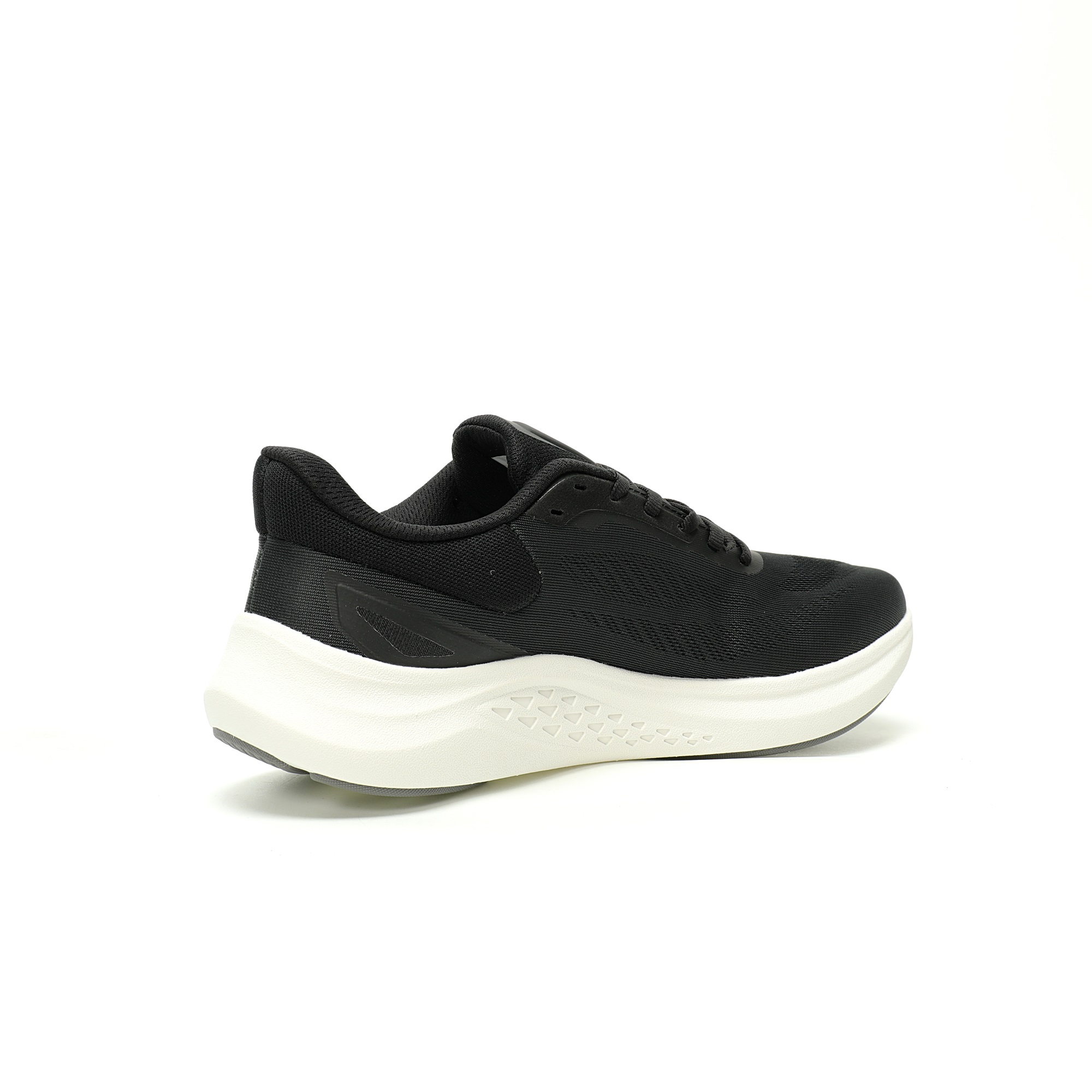 DESCENTE Run Step Low SQ313RRN84-BKWH - Image 2