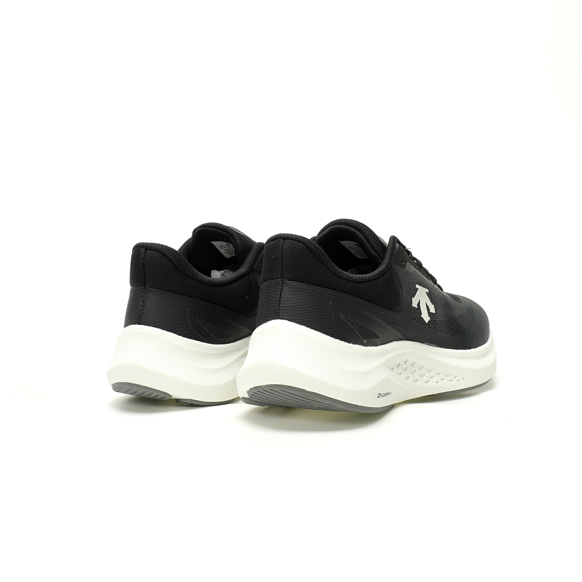 DESCENTE Run Step Low SQ313RRN84-BKWH - Image 6