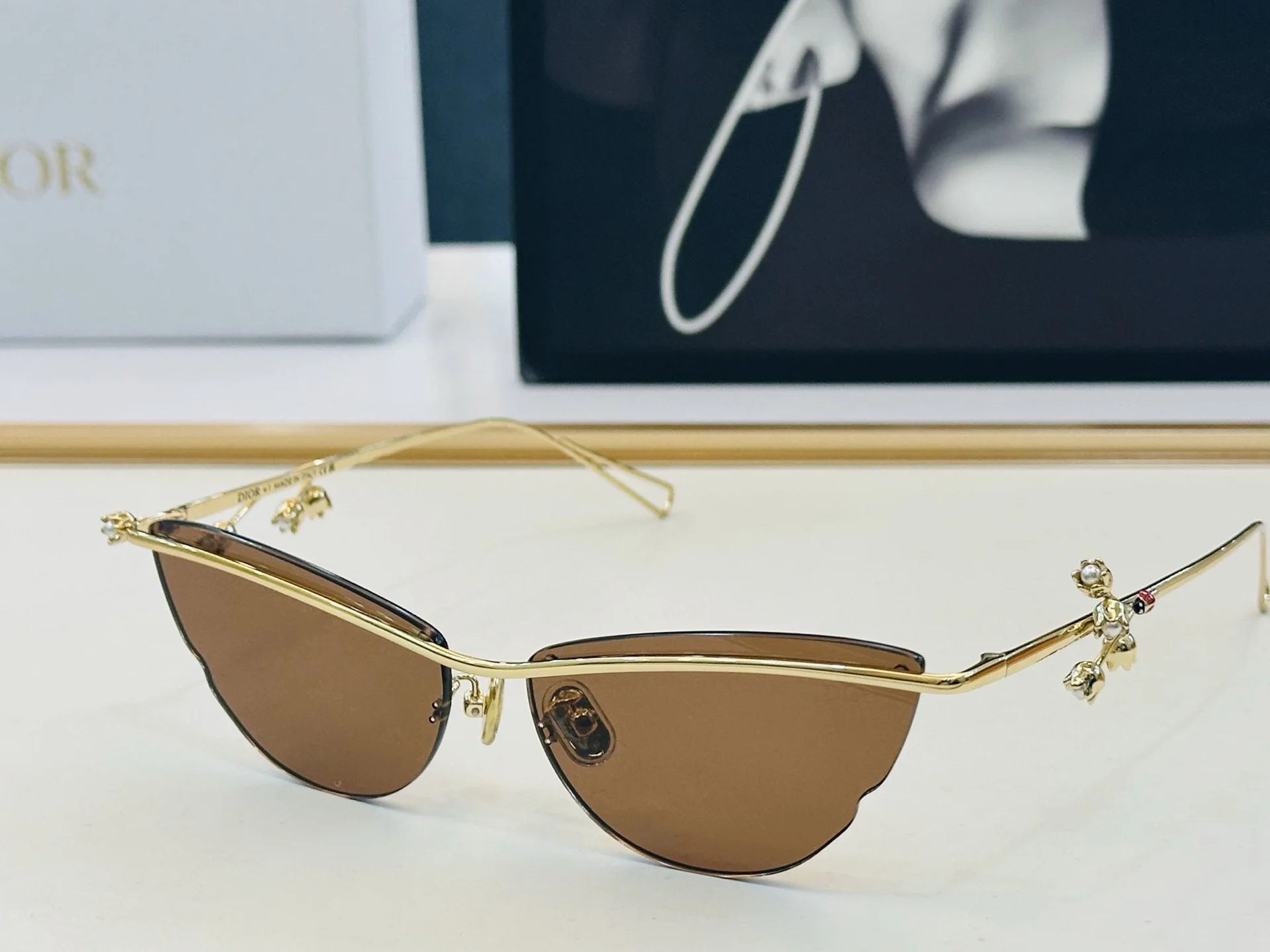DIOR Sunglasses A3510071005 - Image 2