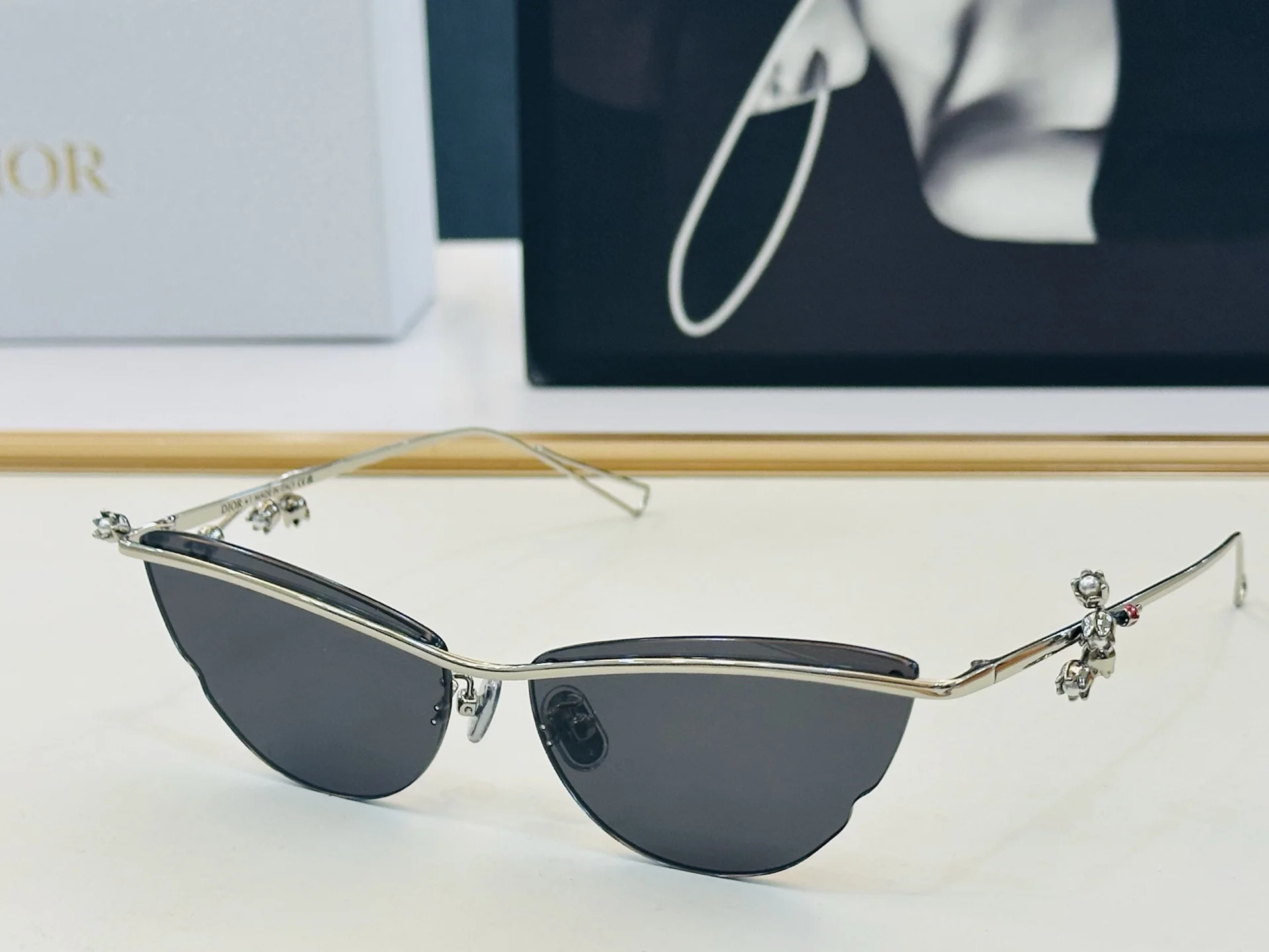 DIOR Sunglasses A3510071005 - Image 4