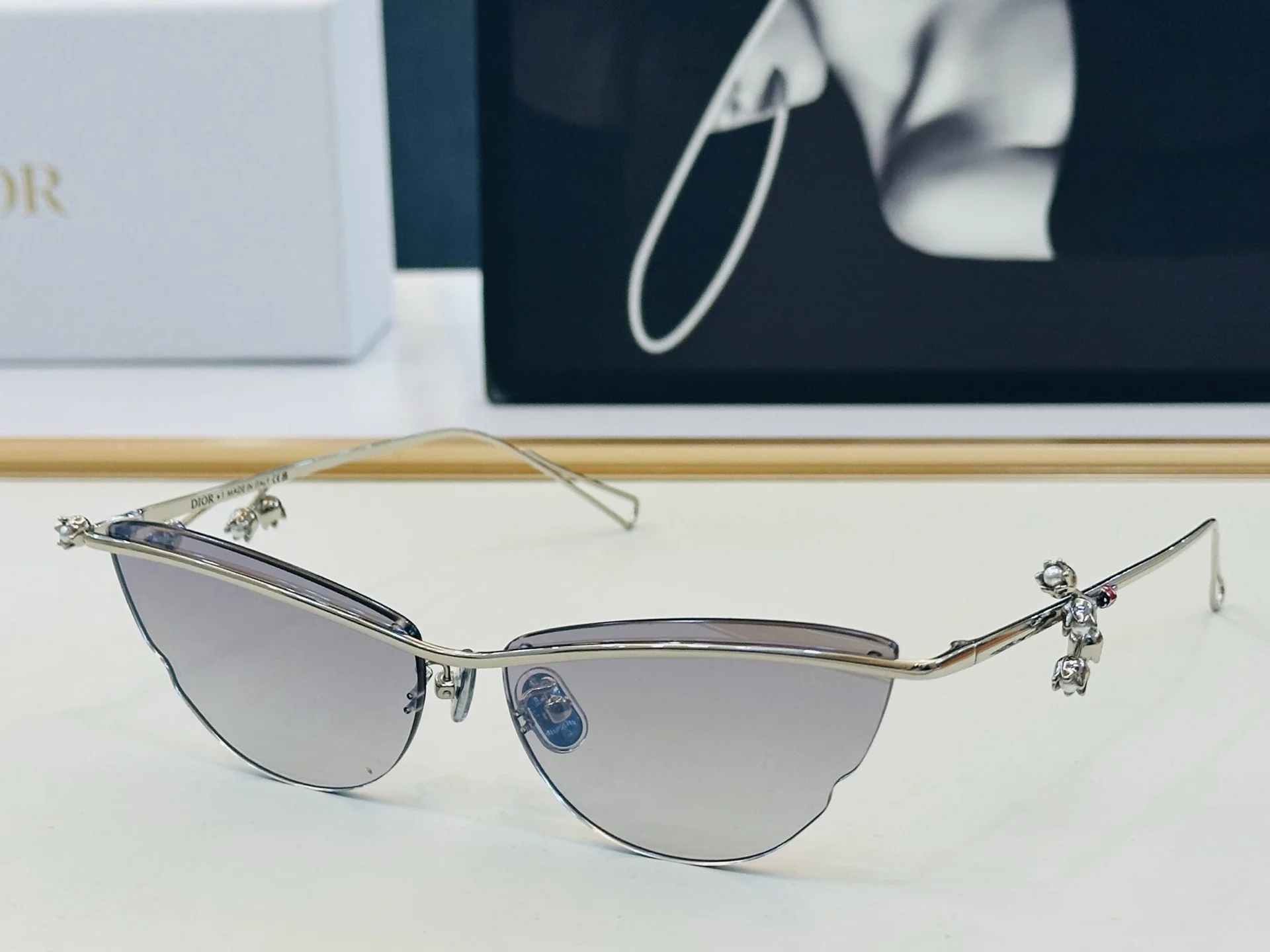 DIOR Sunglasses A3510071005 - Image 6