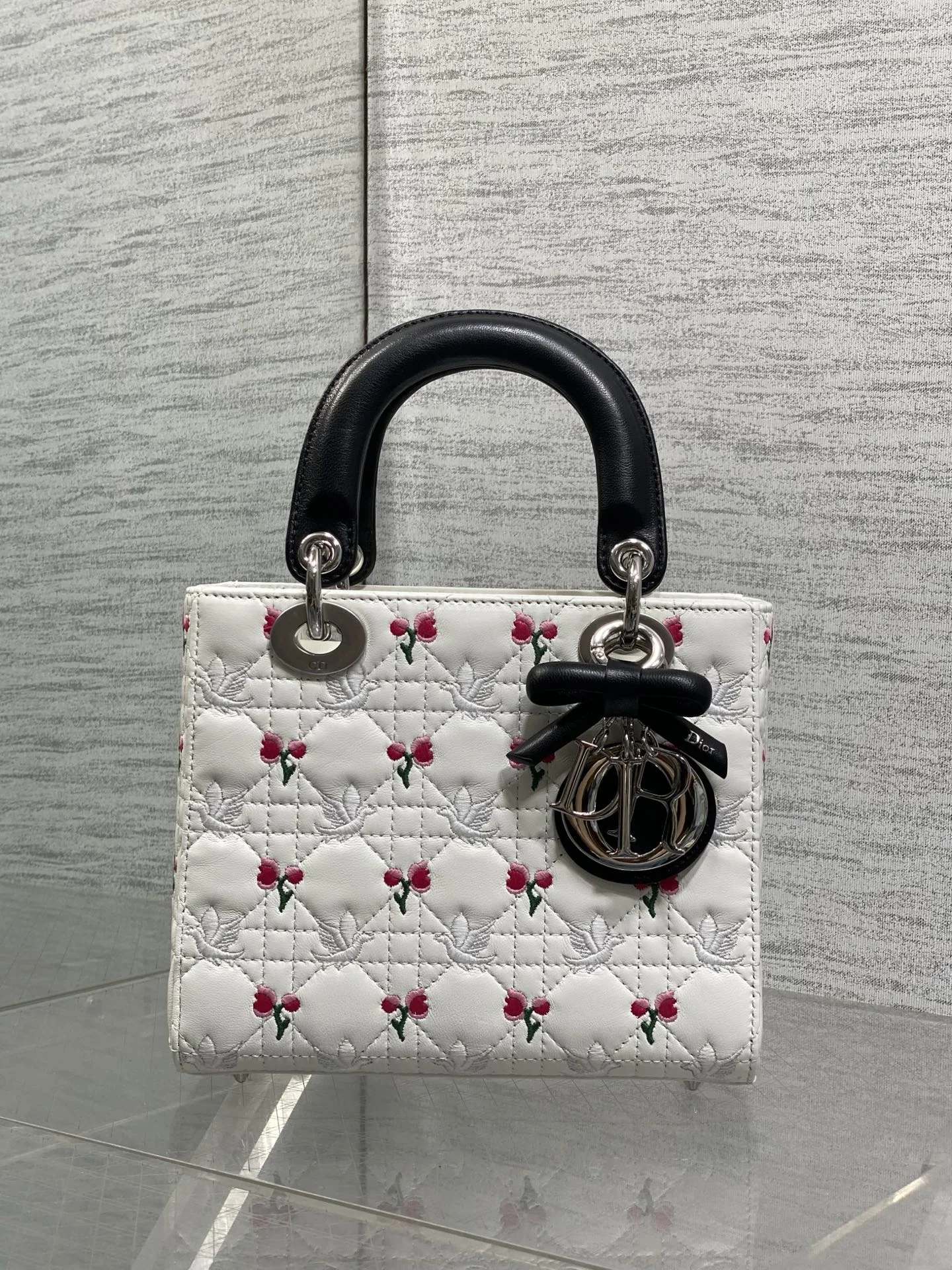 DIOR Top Handle Bags Lambskin White-Black 20X17X8CM G5010060698 - Image 2