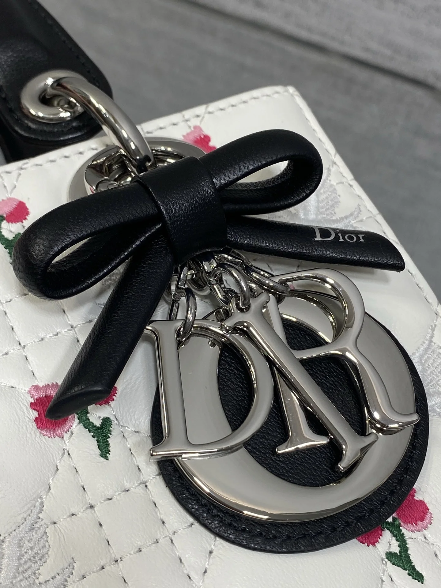 DIOR Top Handle Bags Lambskin White-Black 20X17X8CM G5010060698 - Image 3