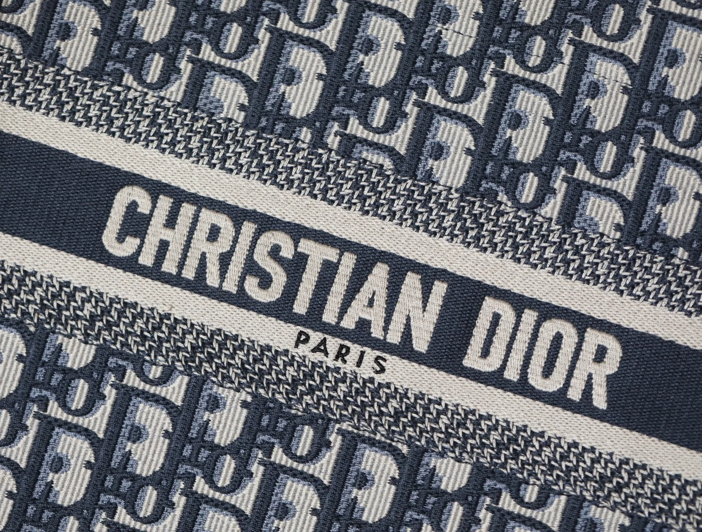 DIOR Totes Bags Embroidered Canvas Blue-Beige 26.5X21X14CM F5010060184 - Image 3