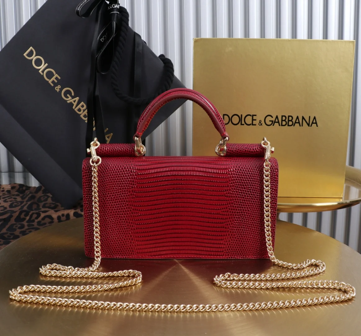 DOLCE & GABBANA Shoulder Bags Red-Gold 20X11X3CM E8010067145 - Image 3