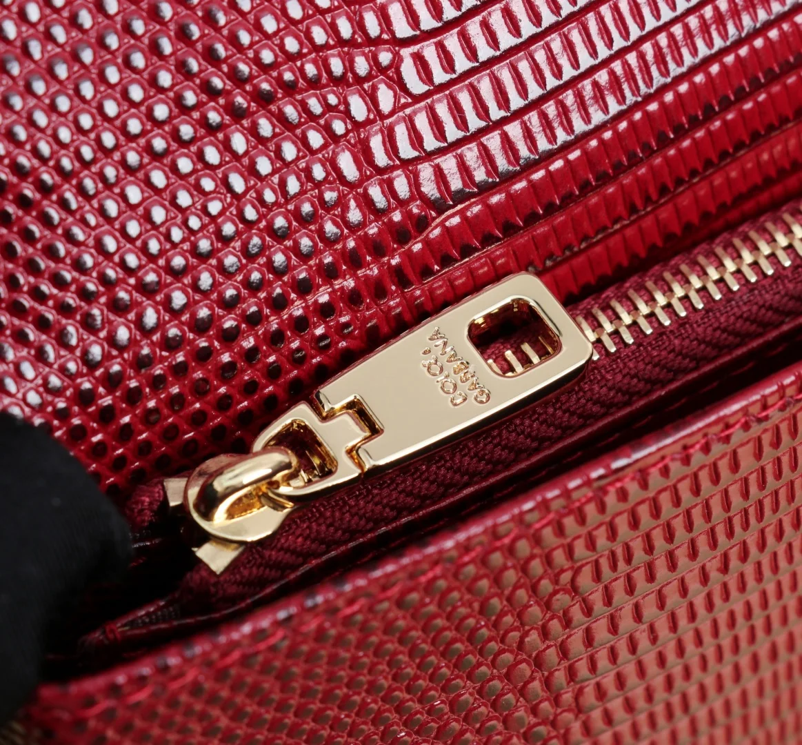 DOLCE & GABBANA Shoulder Bags Red-Gold 20X11X3CM E8010067145 - Image 9