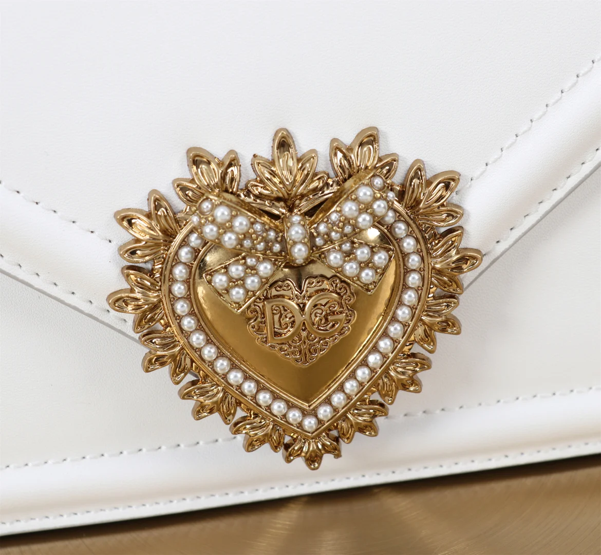 DOLCE & GABBANA Shoulder Bags Top-grain Leather White-Gold 19X4.5X13CM D5010067229 - Image 6