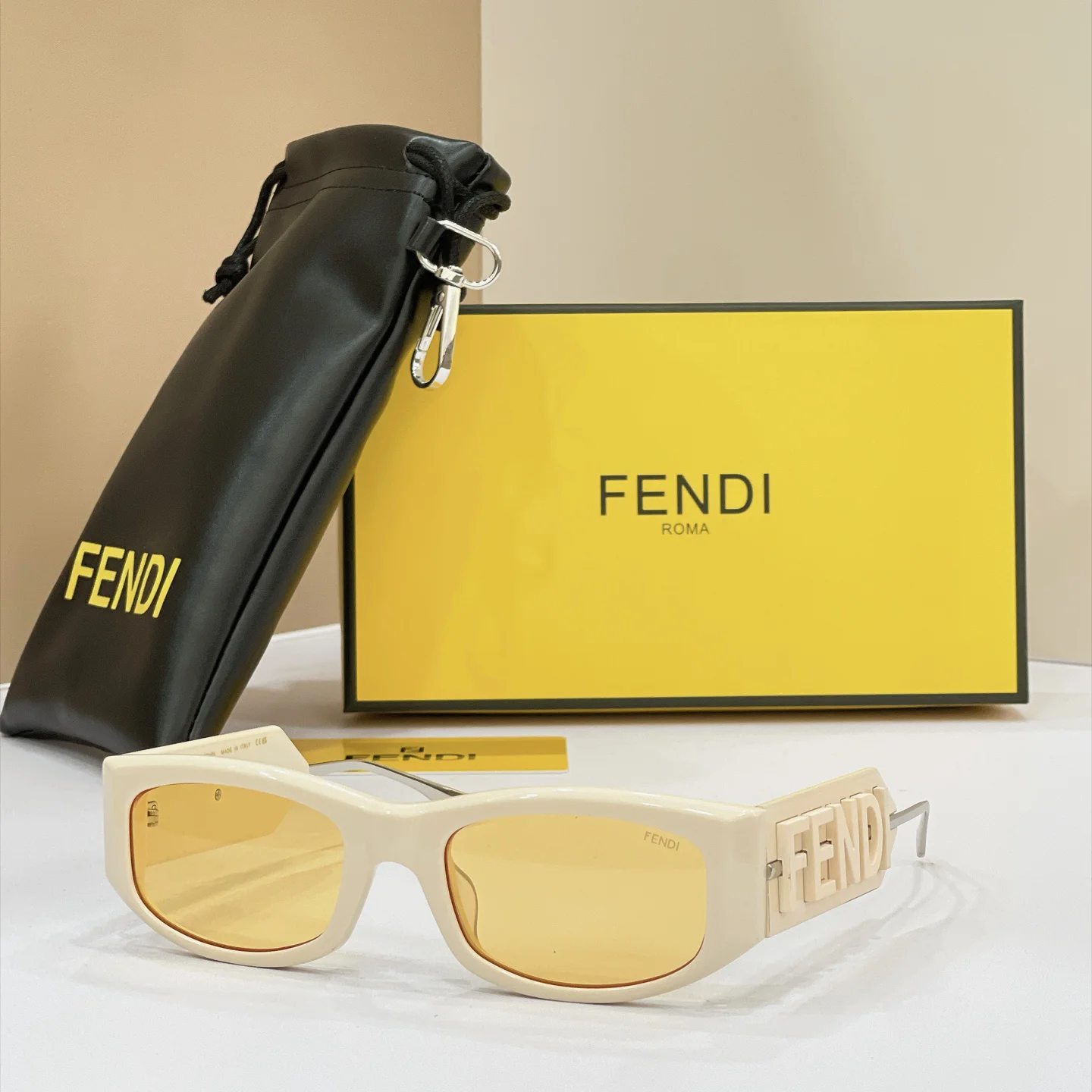 FENDI Sunglasses A1510072703 - Image 2