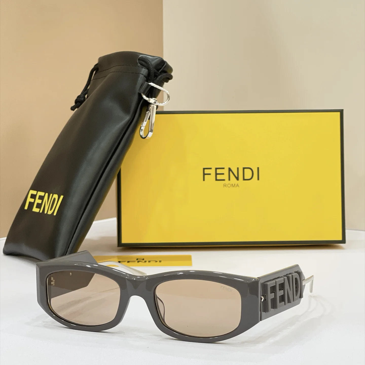 FENDI Sunglasses A1510072703 - Image 4