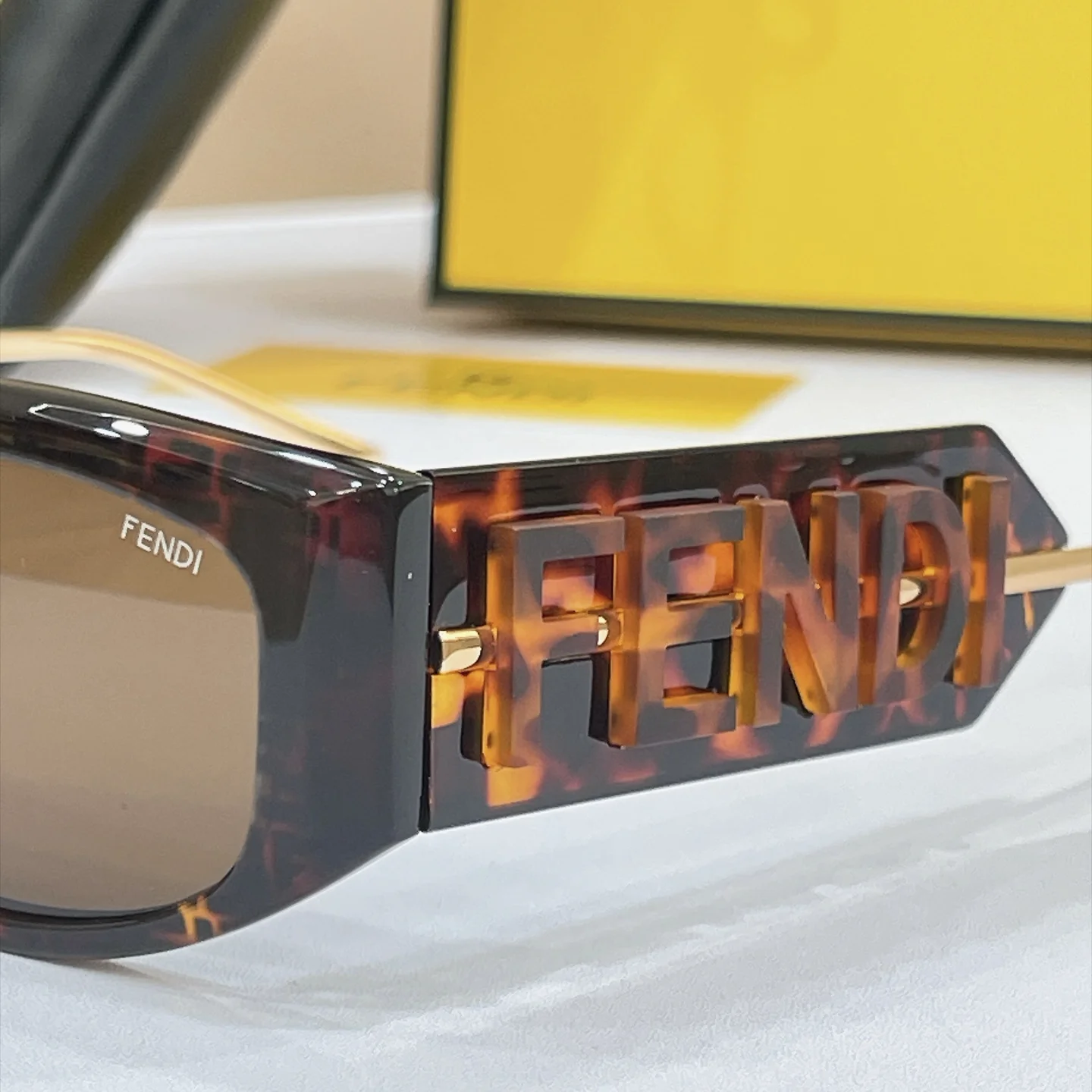 FENDI Sunglasses A1510072703 - Image 8
