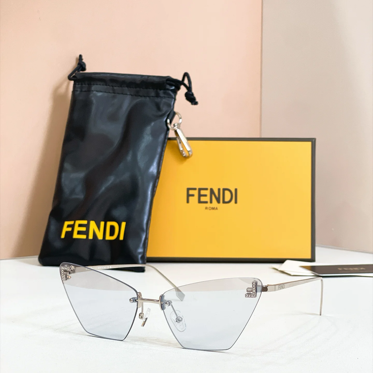 FENDI Sunglasses A3510071034 - Image 4
