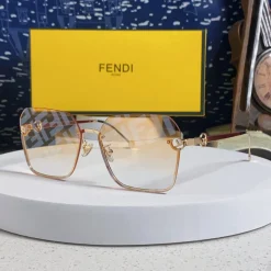 FENDI Sunglasses H010072858