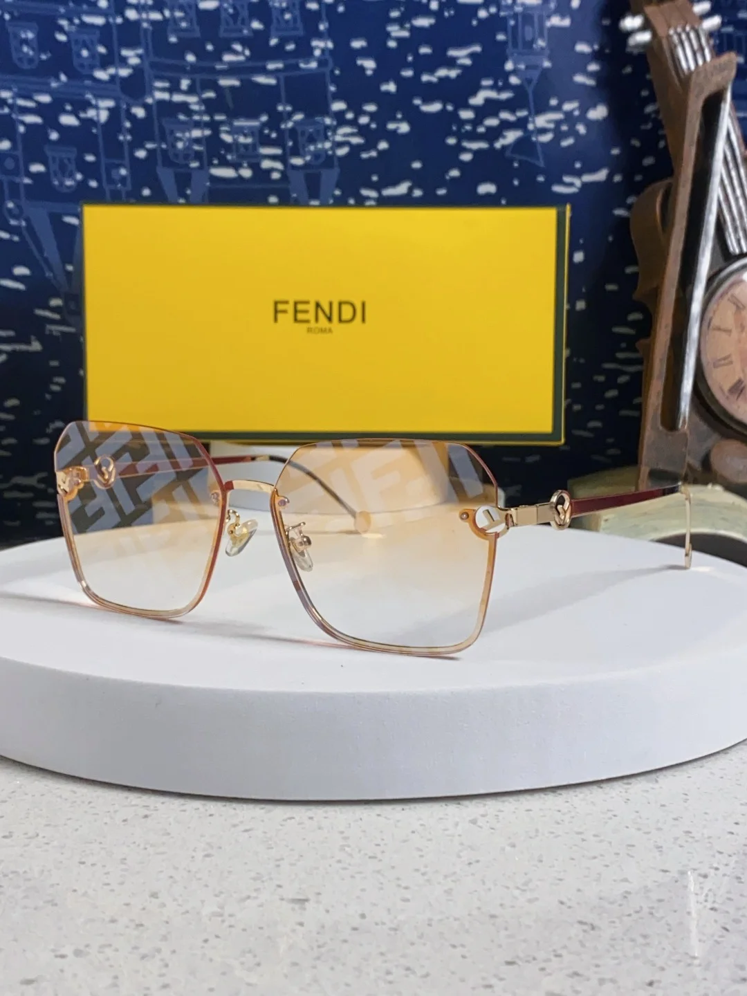 FENDI Sunglasses H010072858