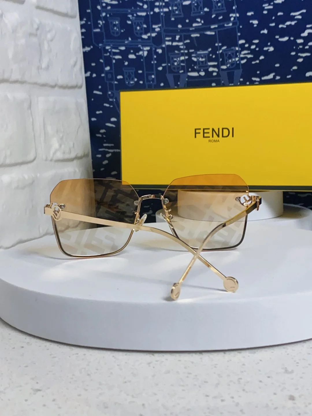 FENDI Sunglasses H010072858 - Image 5