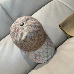 Alternative view of GUCCI Caps Beige-Red F010071306