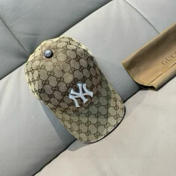 GUCCI Caps Brown-White F510070410