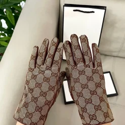 Alternative view of GUCCI Gloves Lambskin Brown-Red One Size A0010070462