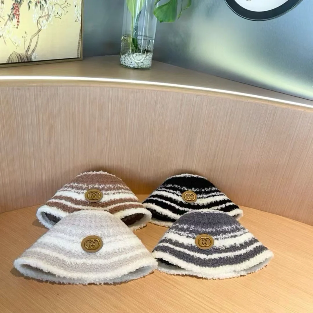 GUCCI Hats Gray-White F510072427 - Image 2