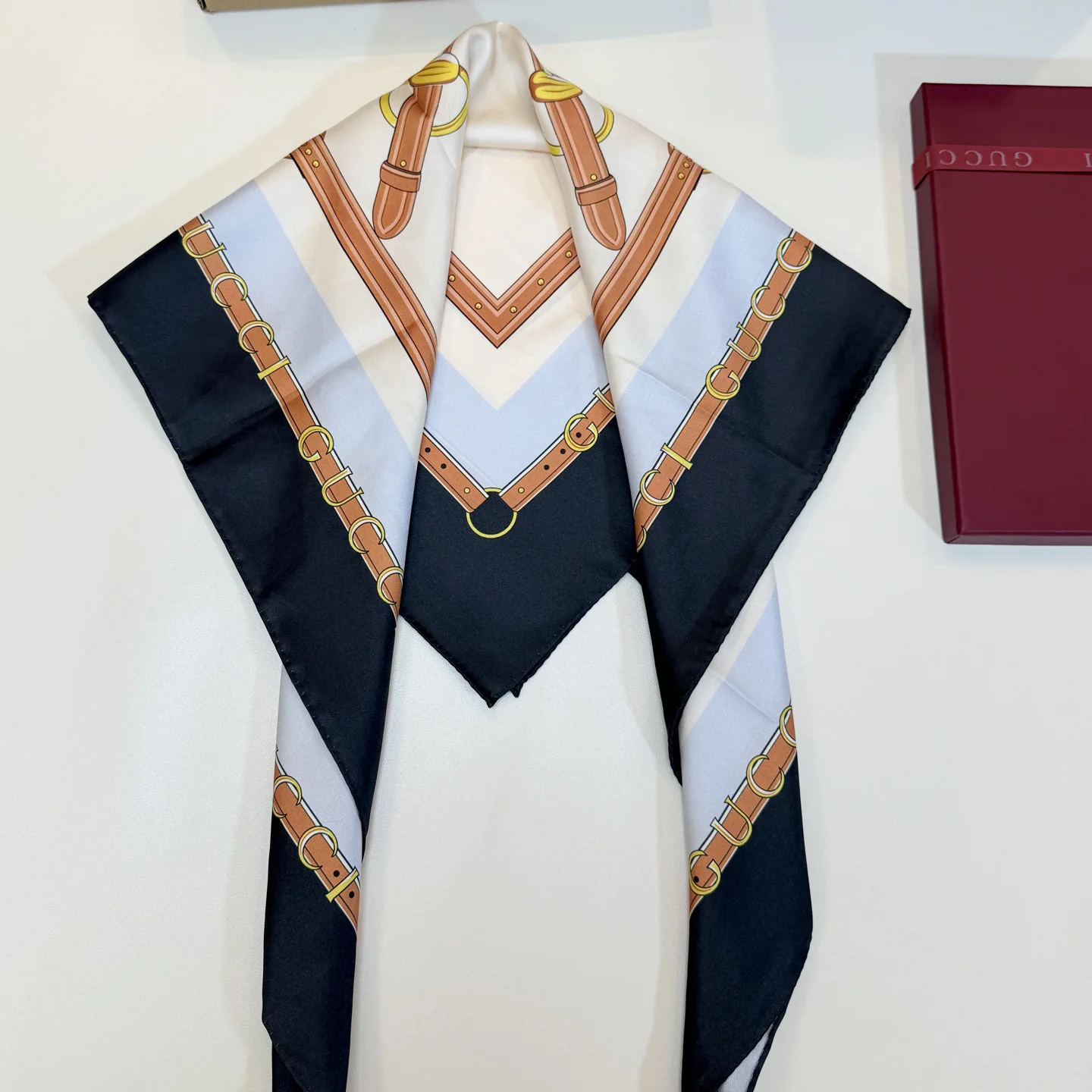 GUCCI Scarves Silk Black-Brown-Gold-White 90X90 A1510073037 - Image 6