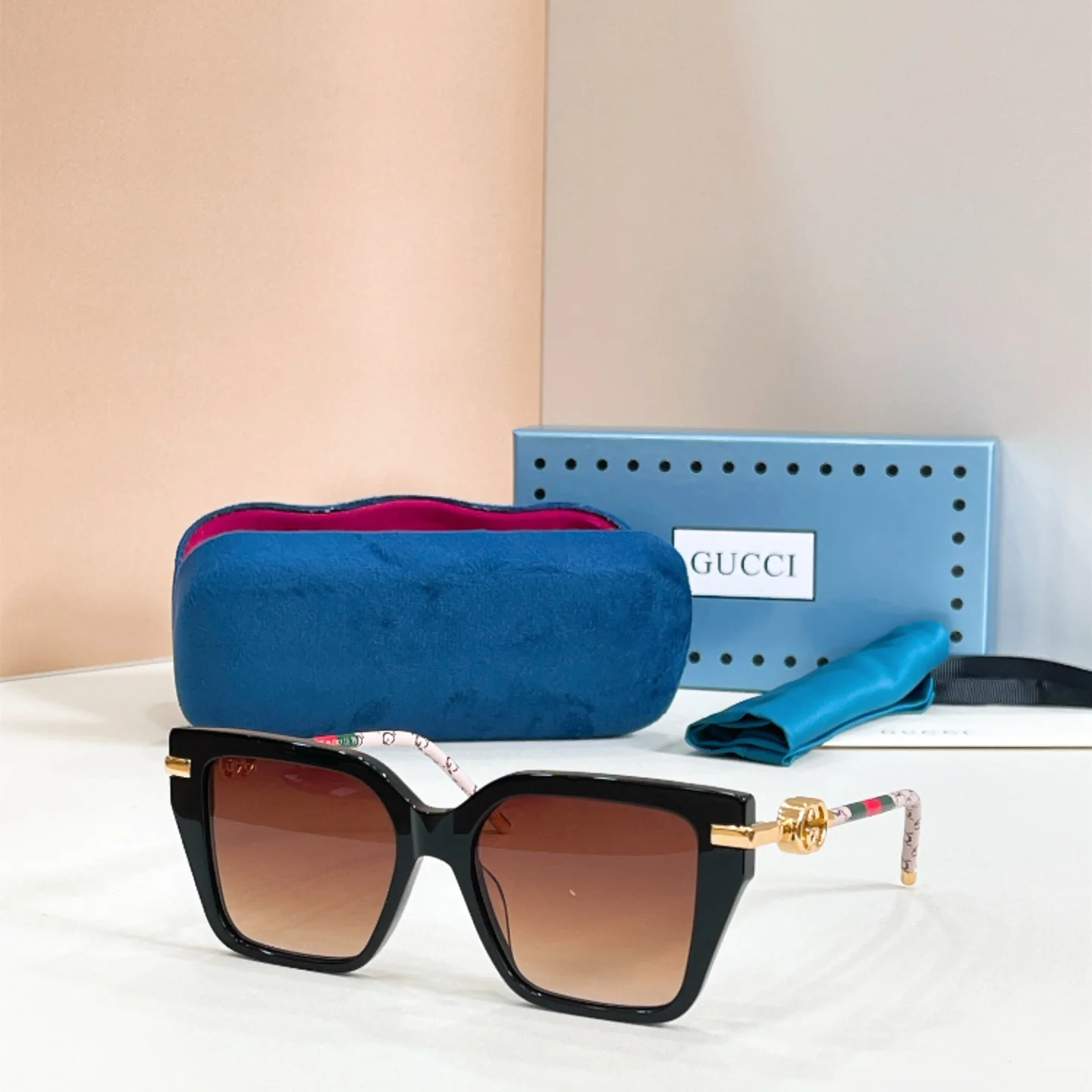 GUCCI Sunglasses A0510070212 - Image 3