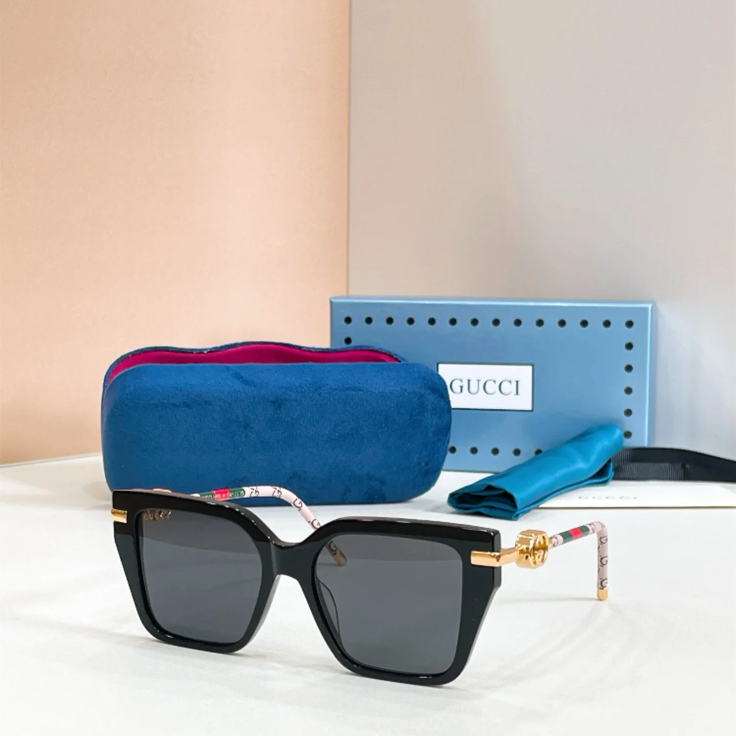 GUCCI Sunglasses A0510070212 - Image 4
