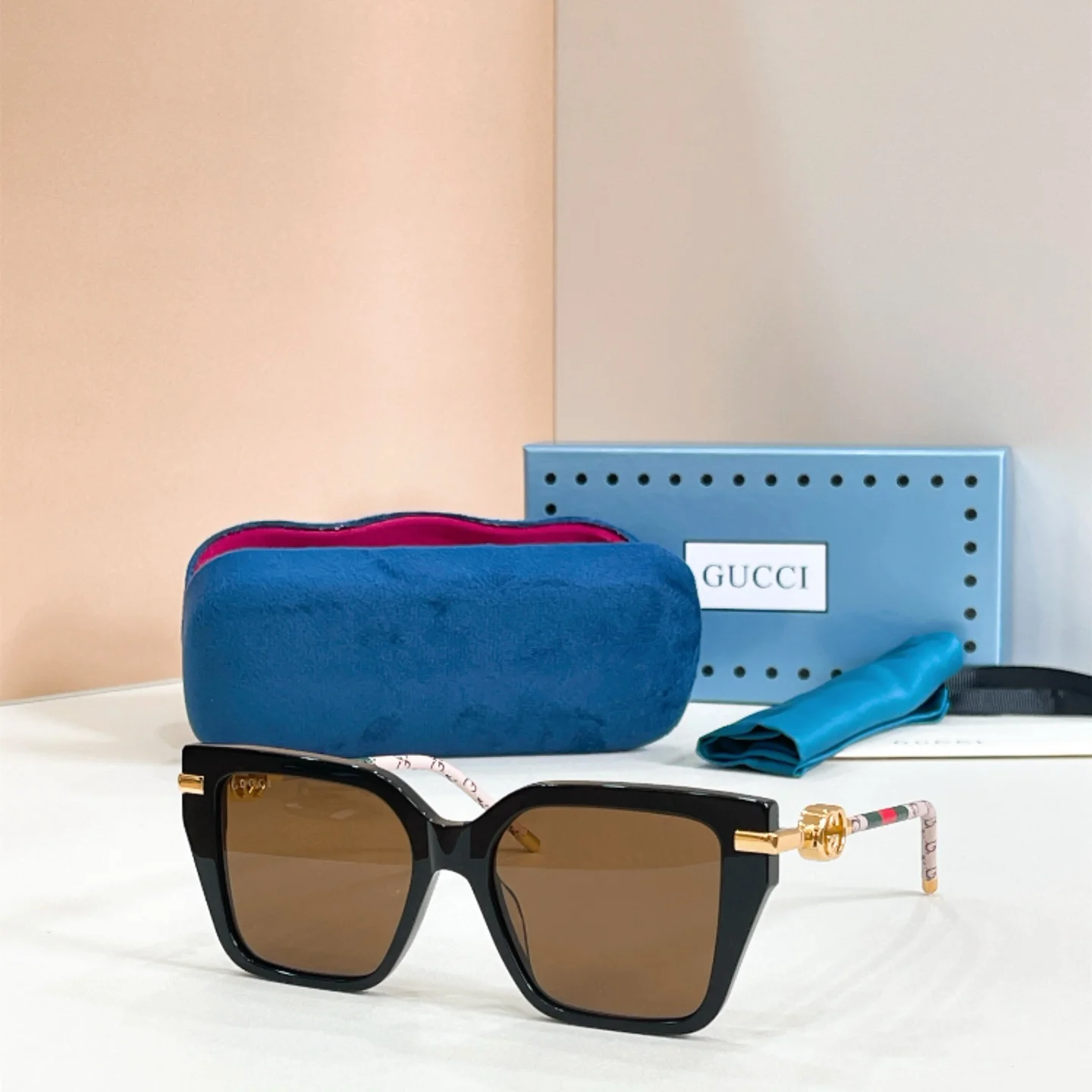 GUCCI Sunglasses A0510070212 - Image 5